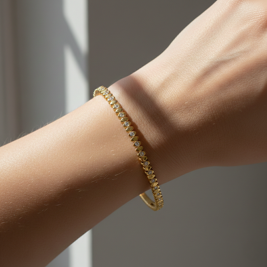 Bezel Diamond Dot Gold Bangle