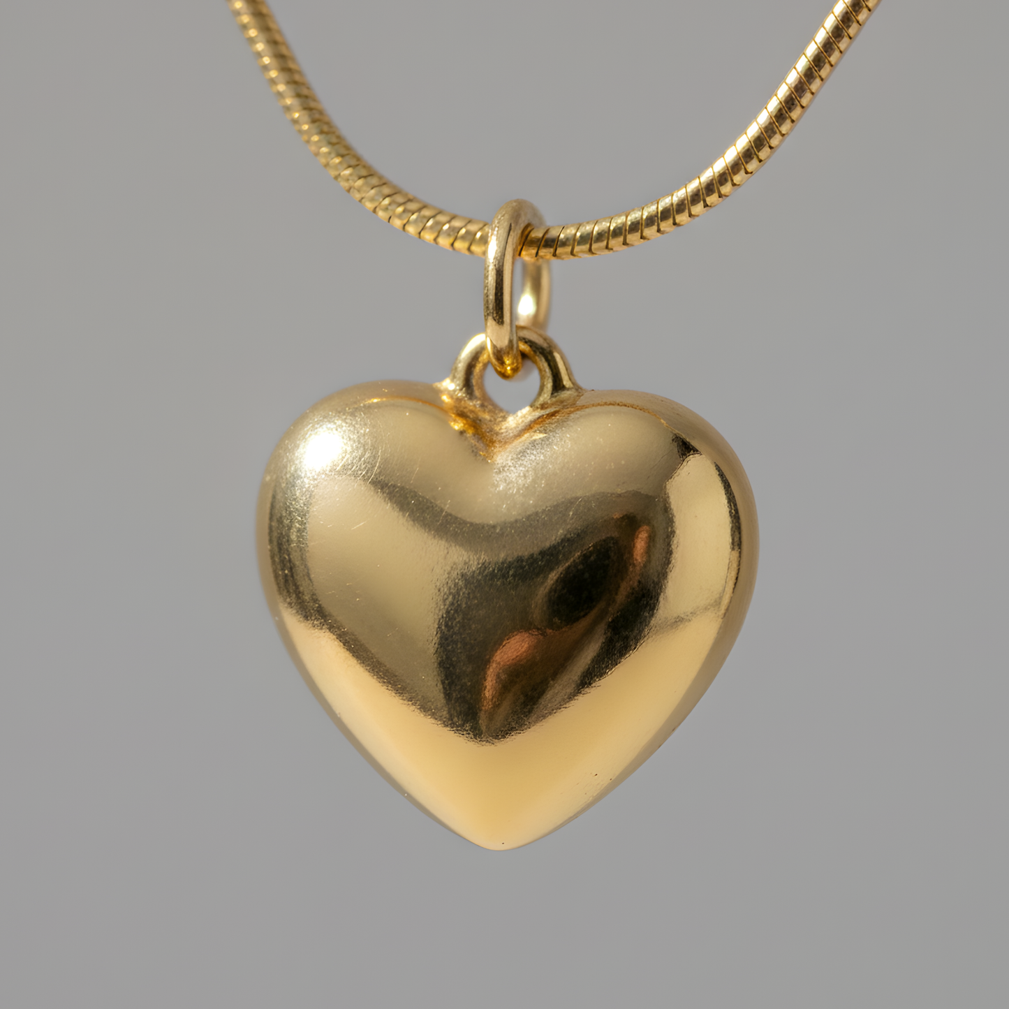 Minimal Gold Heart Pendant Necklace