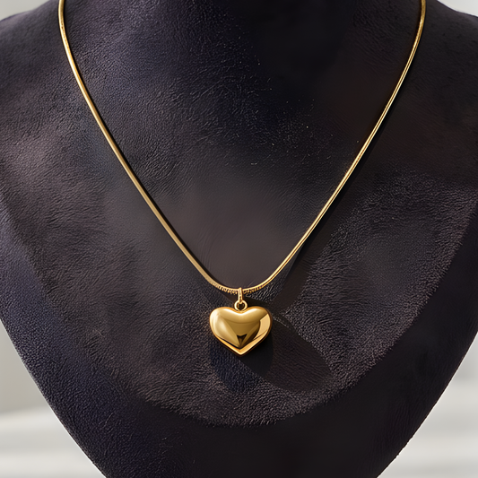 Gold Tiny Heart Pendant Necklace