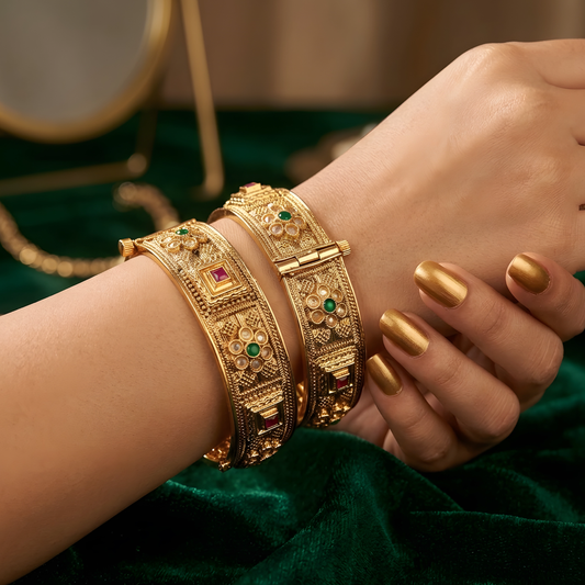 Antique Gold Floral Kundan Kada Bangle