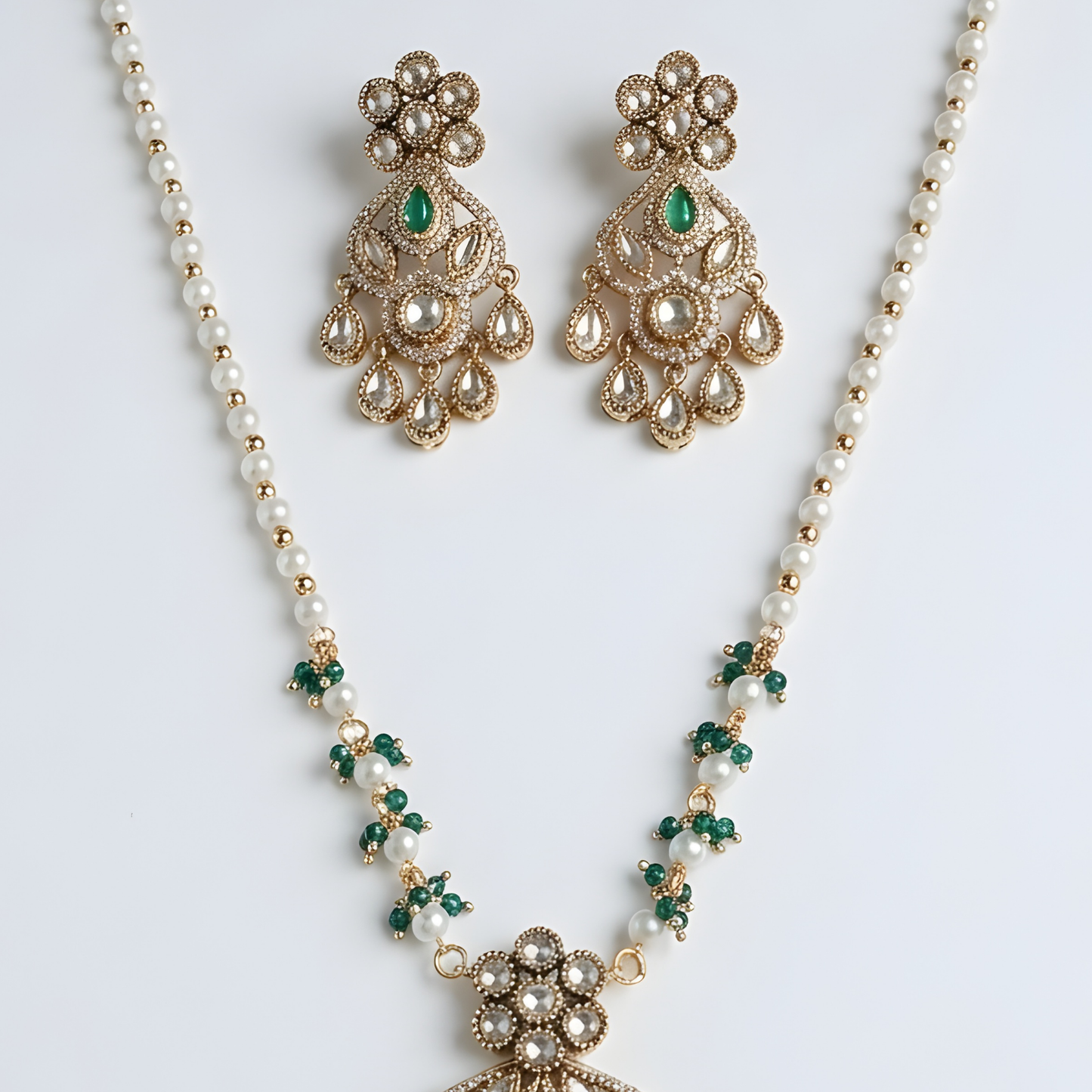 Emerald Green Kundan Pendant Necklace Set