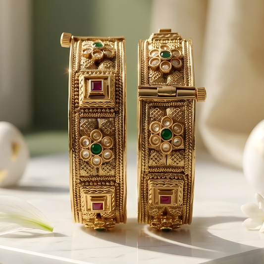 Antique Gold Floral Kundan Kada Bangle