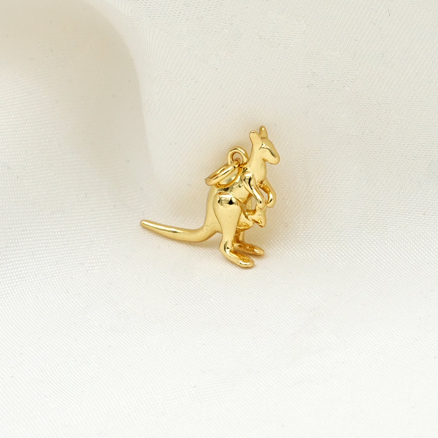 Gold Kangaroo Charm – Cute Australian Animal Pendant