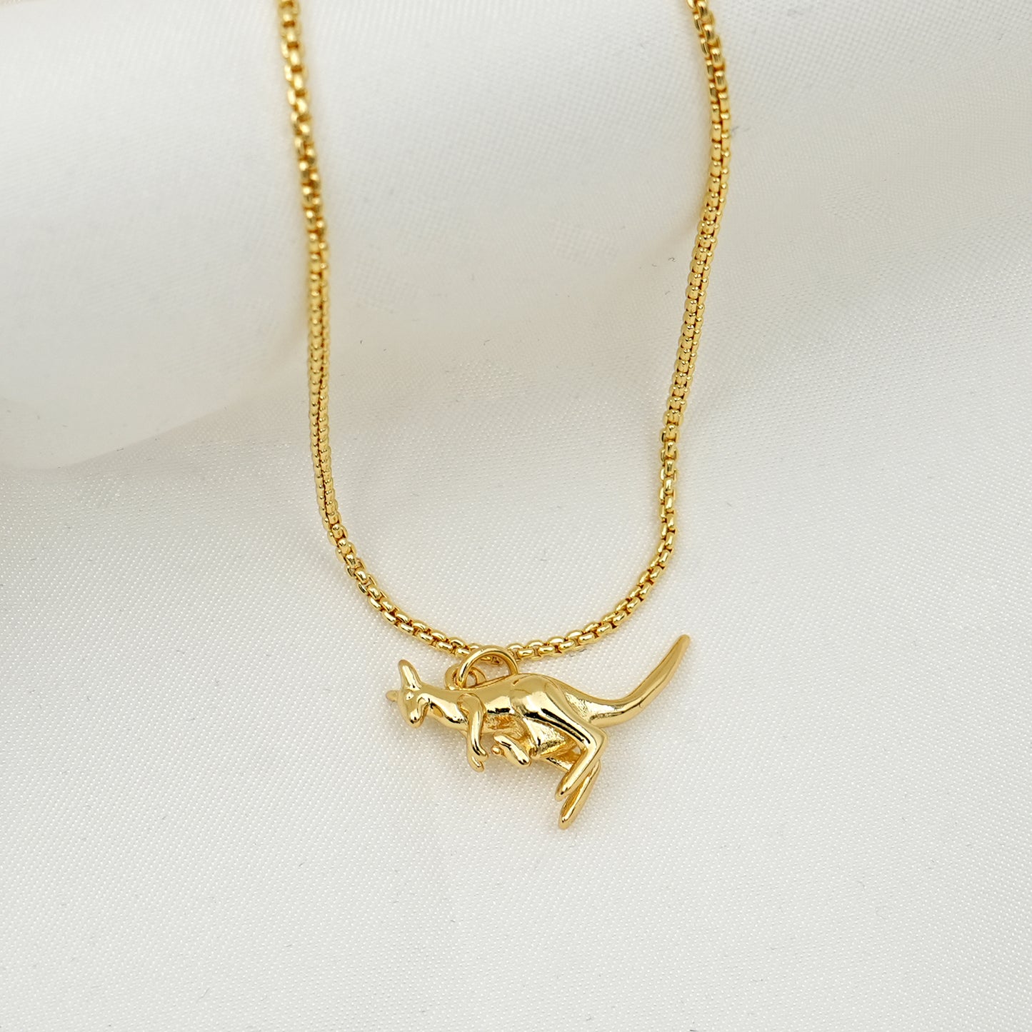 Gold Kangaroo Charm – Cute Australian Animal Pendant