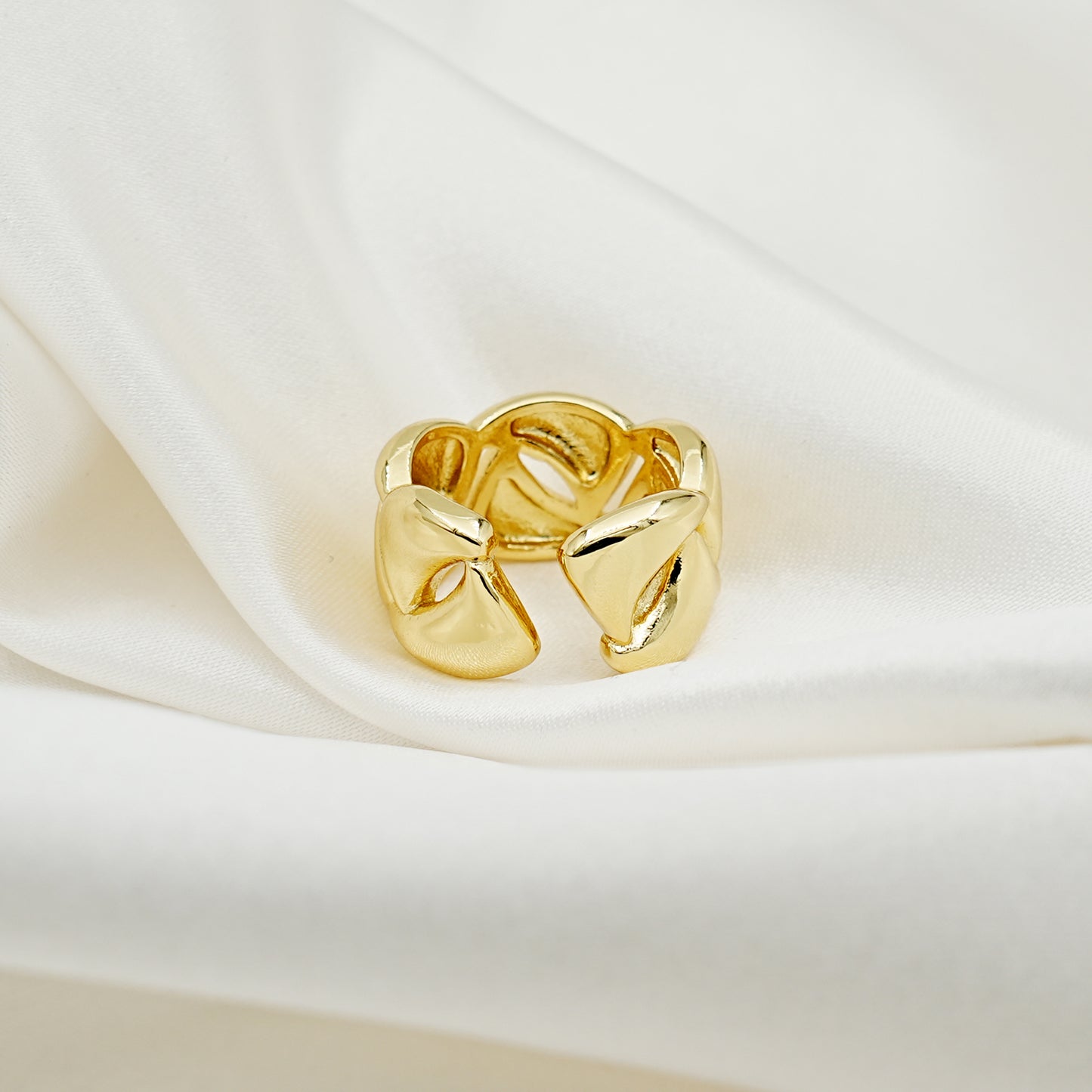 Bold Gold Chain Link Ring