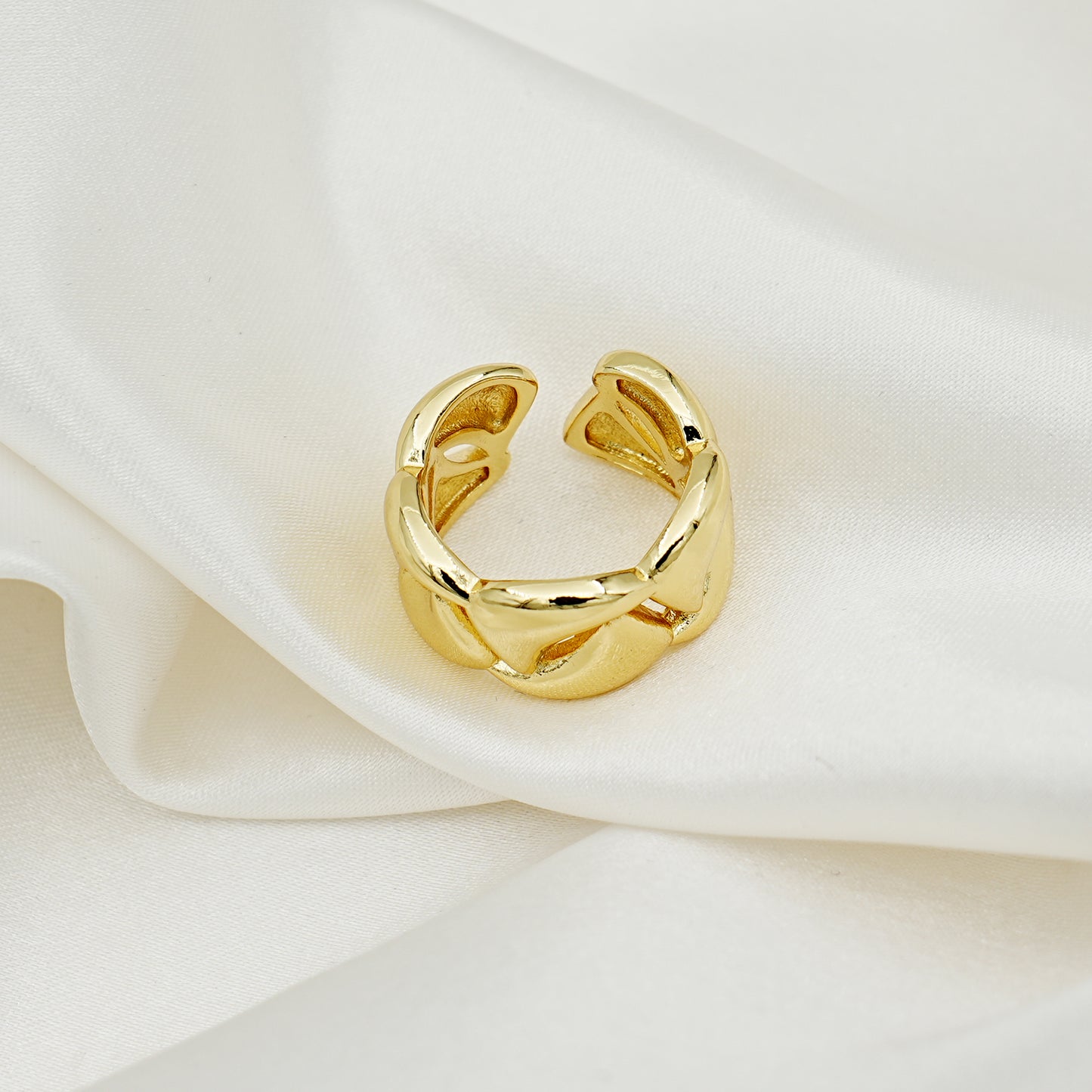Bold Gold Chain Link Ring