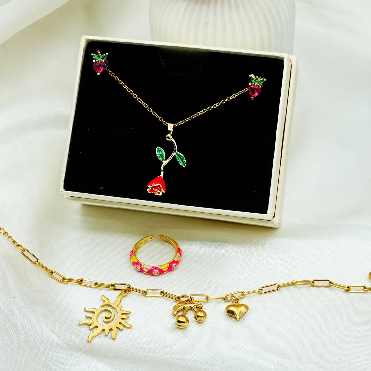 Elegant Rose Jewelry Gift Hamper