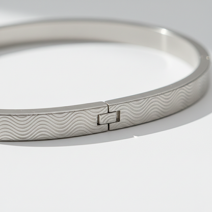 Minimal Wave Texture Gold Bangle Bracelet