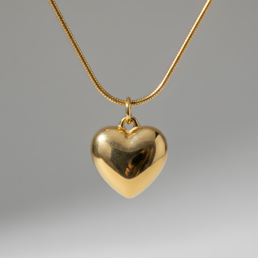 Minimal Gold Heart Pendant Necklace