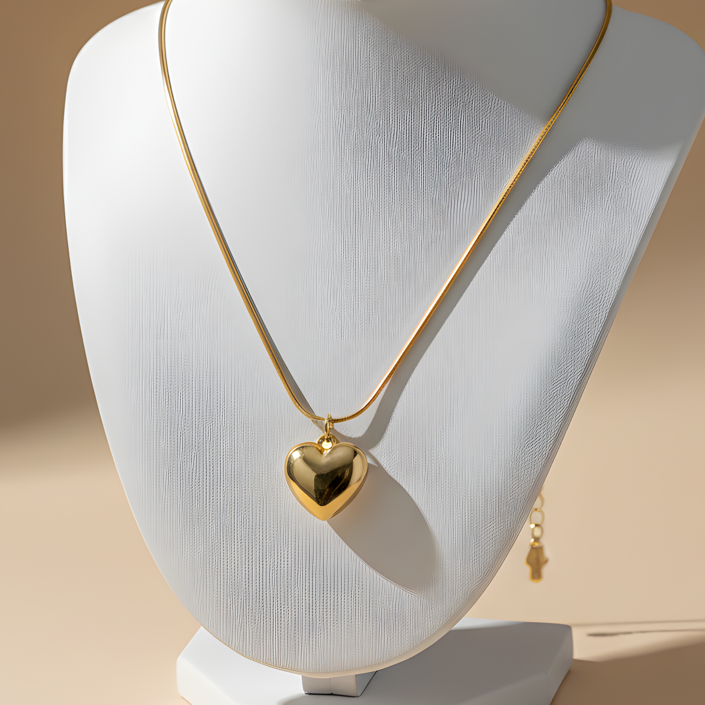 Minimal Gold Heart Pendant Necklace