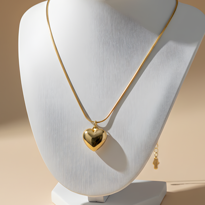 Minimal Gold Heart Pendant Necklace