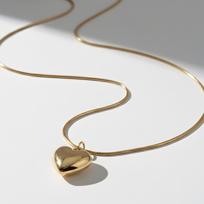Minimal Gold Heart Pendant Necklace