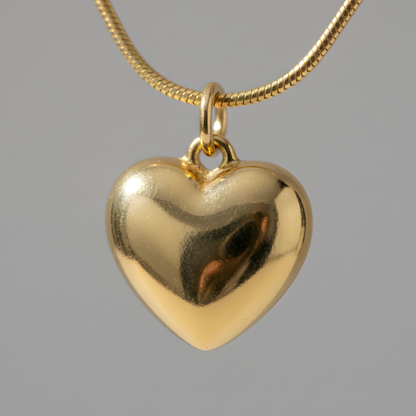 Minimal Gold Heart Pendant Necklace