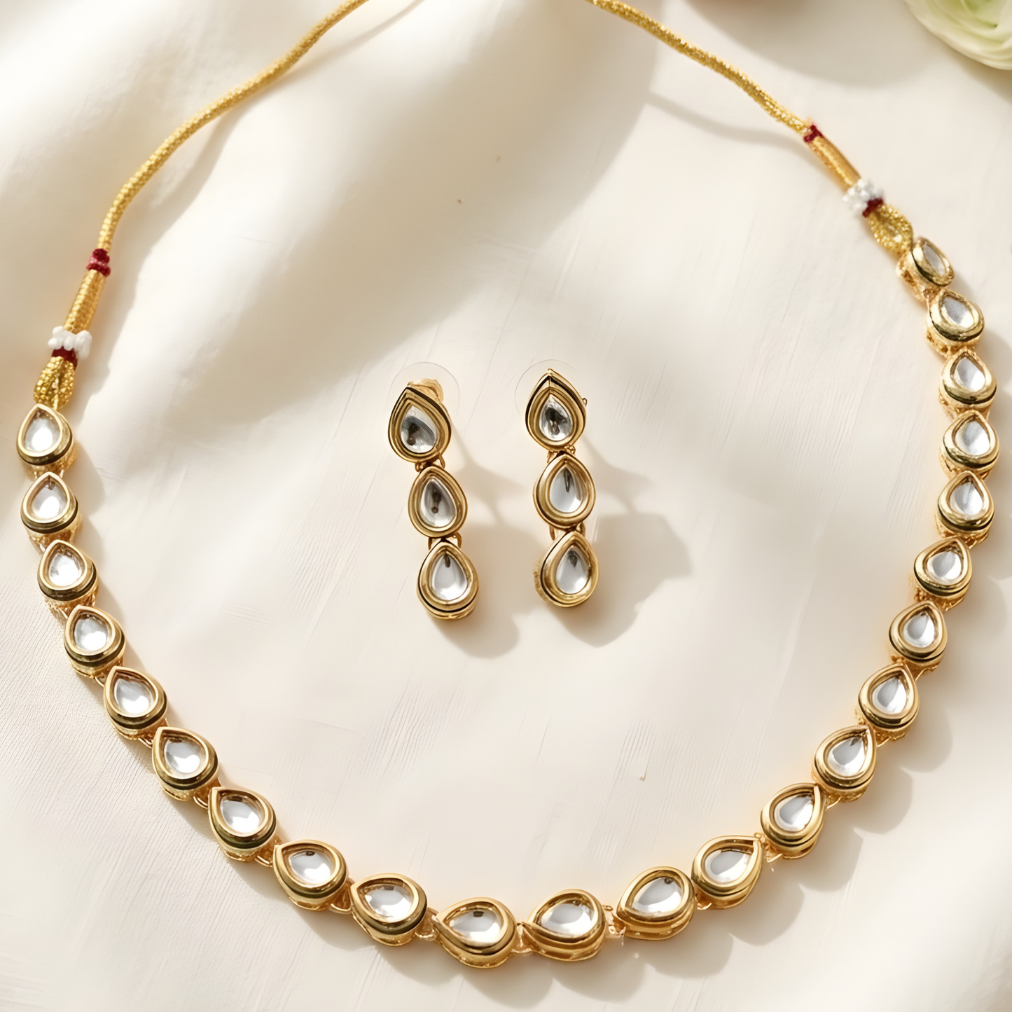 Single Line Kundan Necklace Set with Earrings