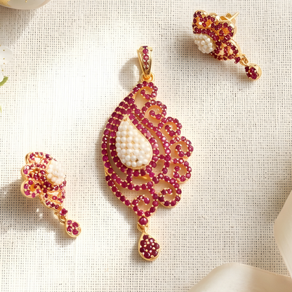 Kundan Pearl Pendant With Earrings
