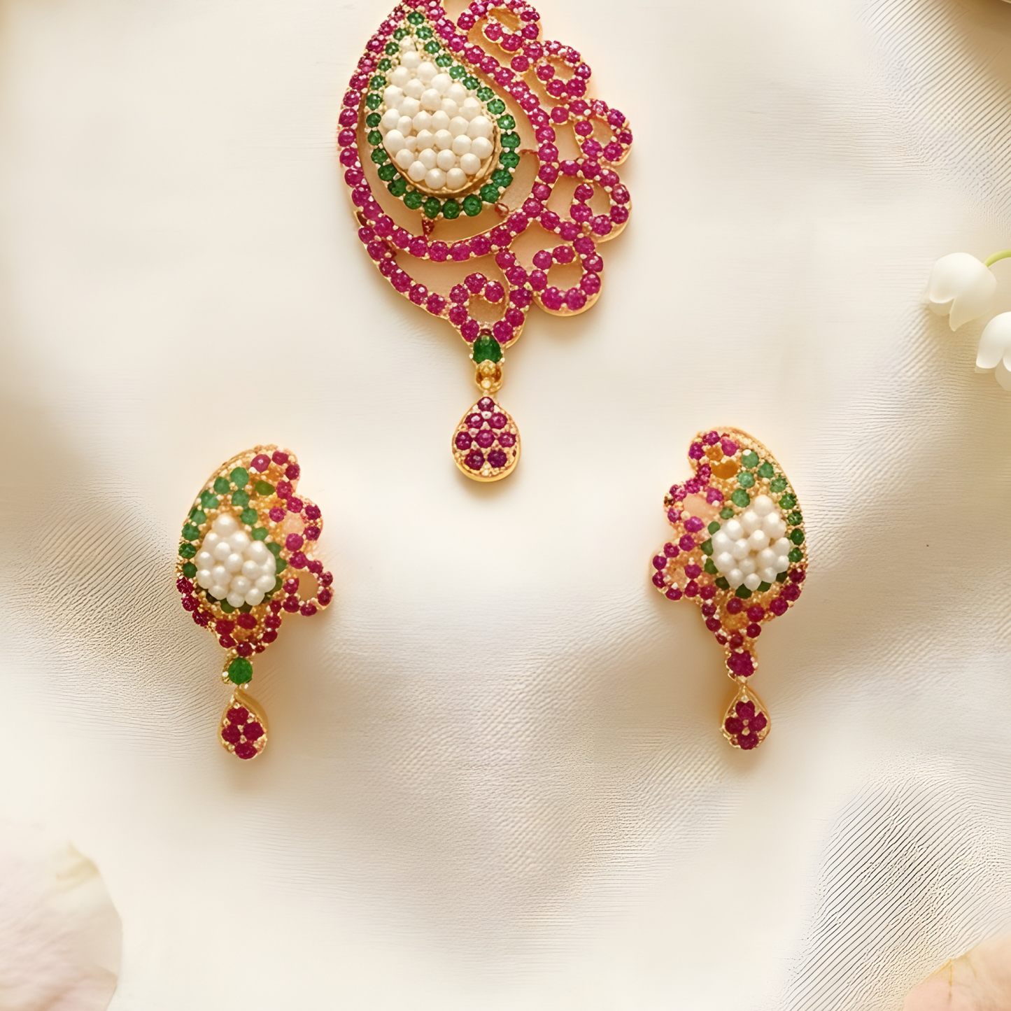Kundan Pearl Pendant With Earrings