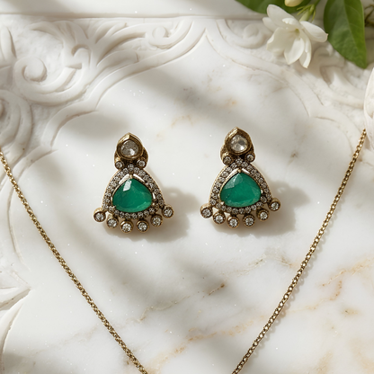 Emerald Green Kundan Pendant Necklace Set