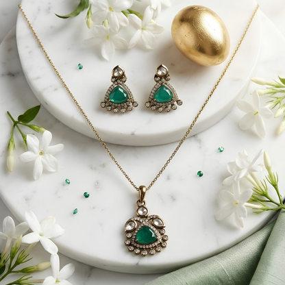 Emerald Green Kundan Pendant Necklace Set