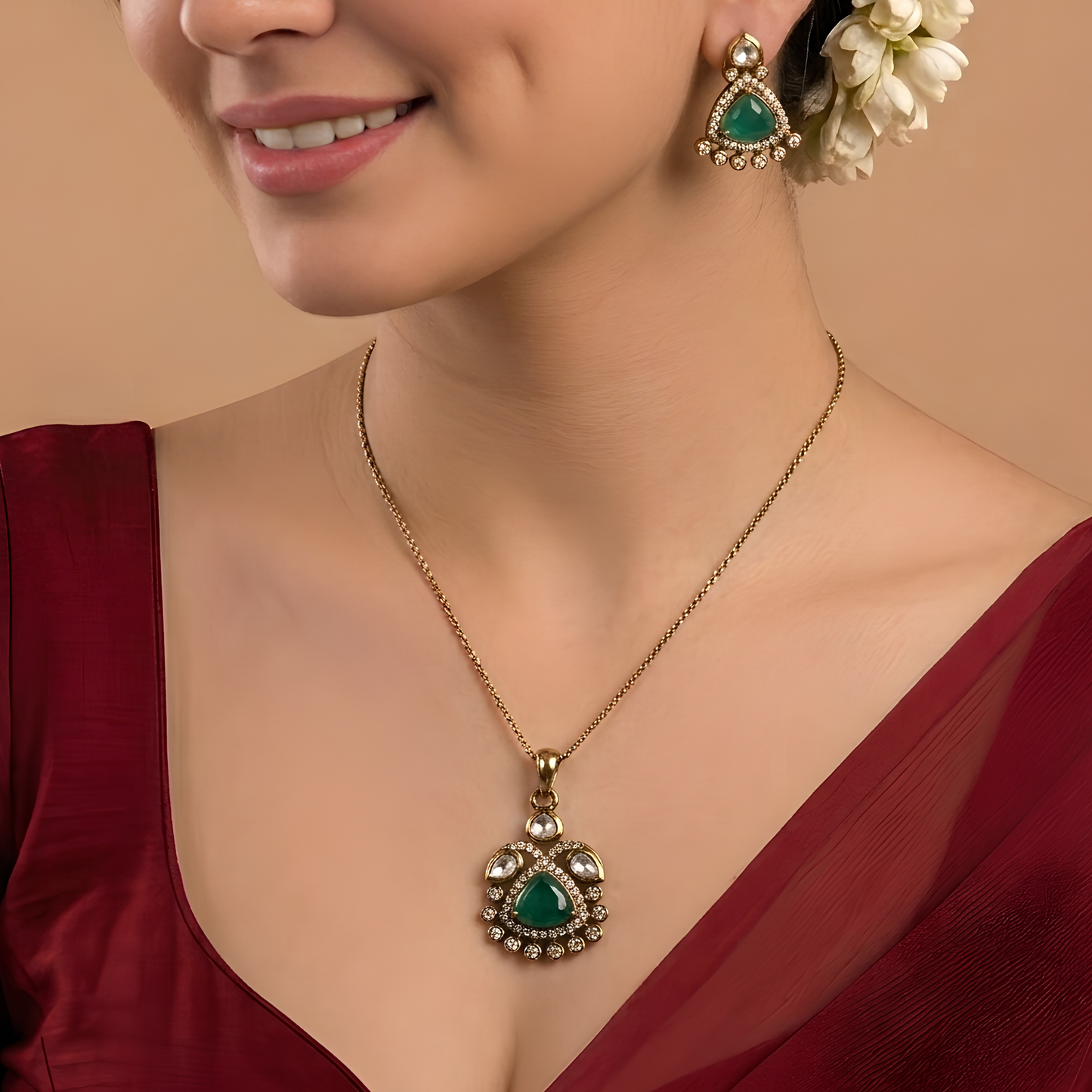 Emerald Green Kundan Pendant Necklace Set