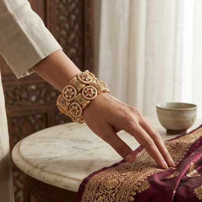 Handcrafted Gold Toned Kundan Polki Bangle